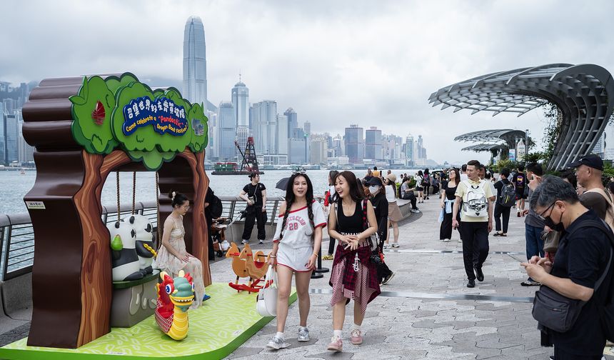 Hong Kong ilk beş ayda 20 milyondan fazla turist ağırladı