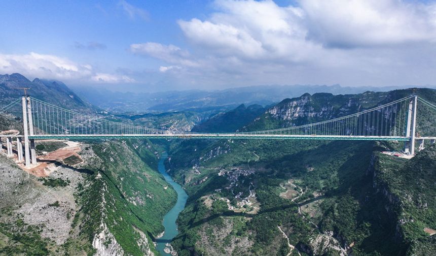 Dünyanın en yüksek köprüsü tamamlanmak üzere