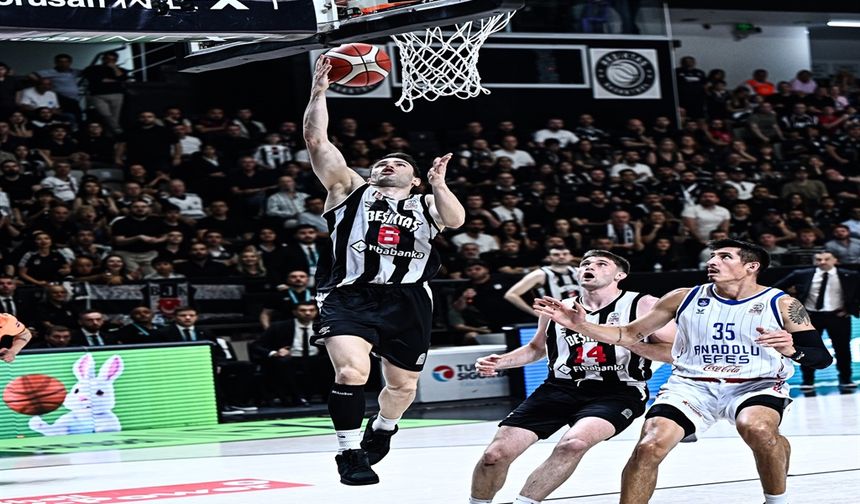 Beşiktaş Fibabanka, sahasında ağırladığı Anadolu Efes'e 90-87 mağlup oldu
