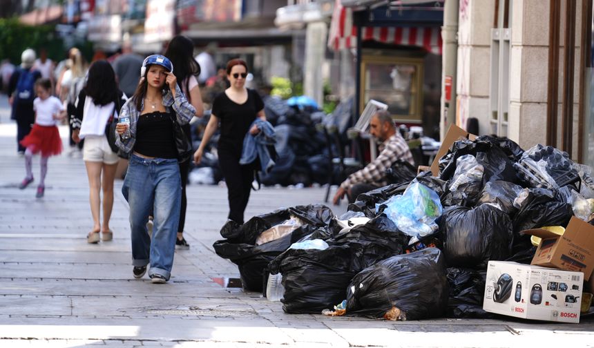 İzmir'de yaklaşık 23 bin işçinin grevi dördüncü gününde