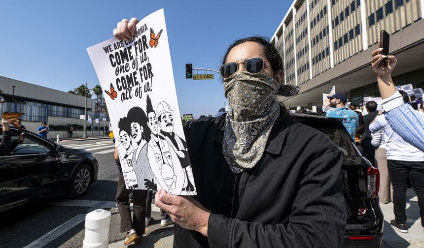 Trump: Los Angeles'taki protestolarda maske takılmasına izin verilmeyecek
