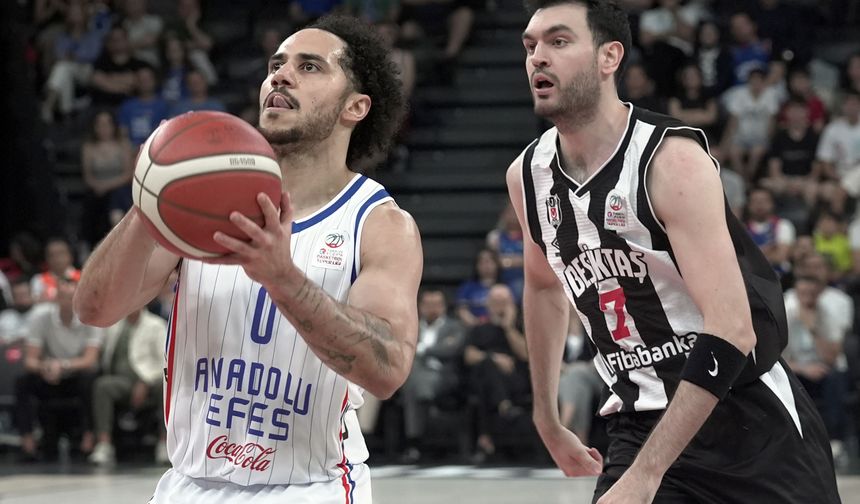 Anadolu Efes – Beşiktaş Fibabanka: 64-75