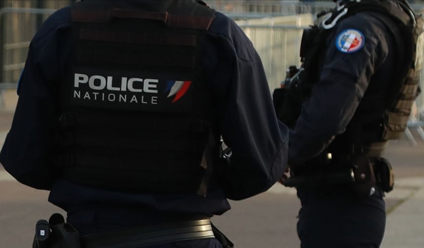 Fransa'da bir kişinin ölümüne neden olan ırkçı saldırıya ilişkin tepkiler sürüyor