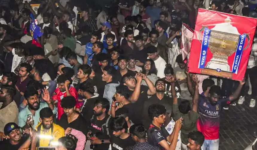 Hindistan'da kutlamada izdiham: 7 ölü