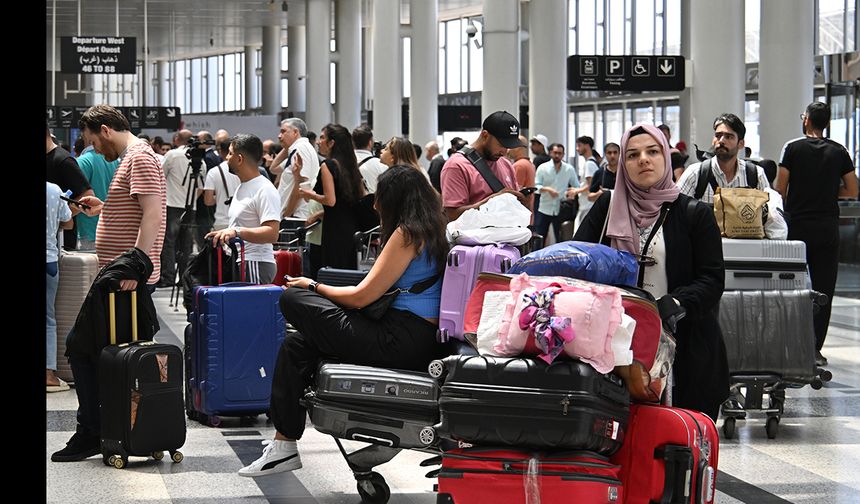 İran saldırısı sonrası Beyrut’ta uçuş yoğunluğu yaşandı