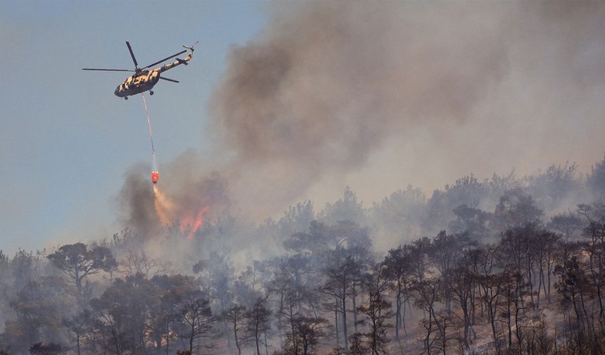 Foça’da çıkan orman yangınına müdahale sürüyor