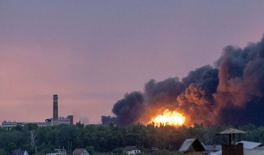 Rusya, Ukrayna'daki askeri tesislere saldırdı