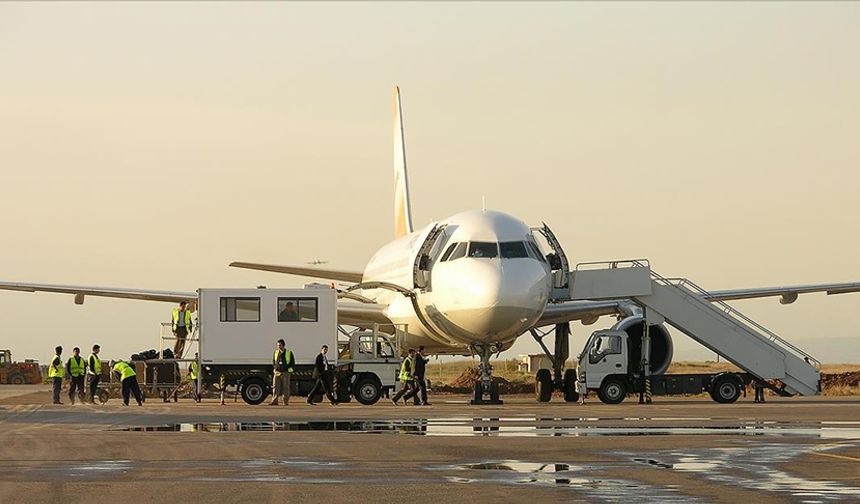 Kocaeli’de 2 katlı yalı alev alev yandı