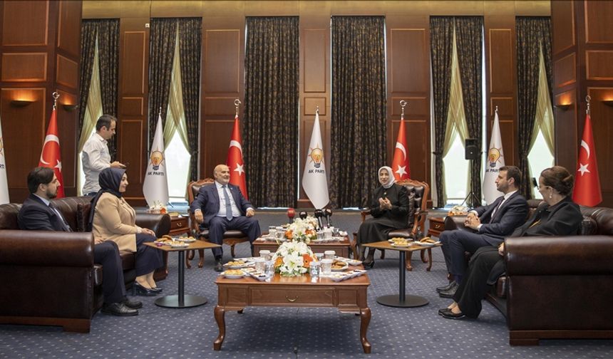 Siyasi partiler bugün bayramlaşacak