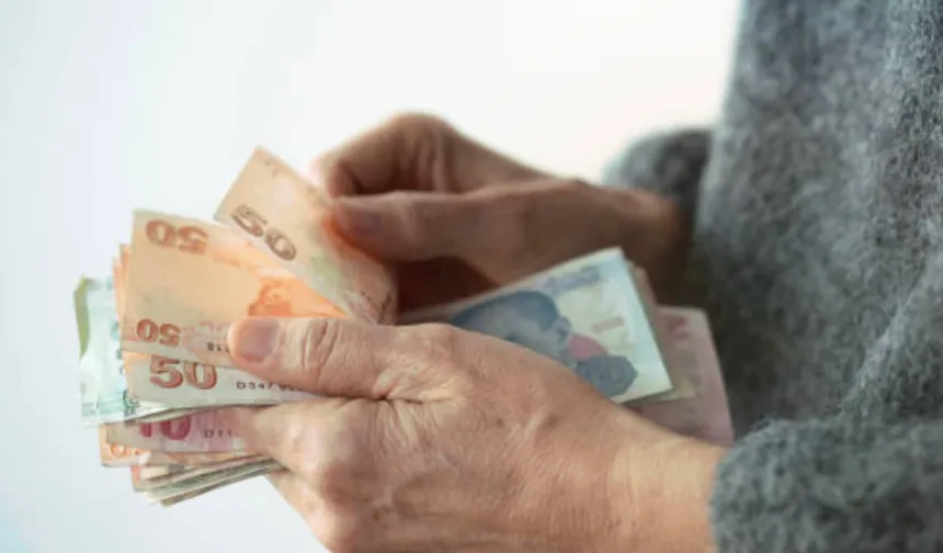 Haziran ayı yaşlı ve engelli aylıkları hesaplara yatırıldı