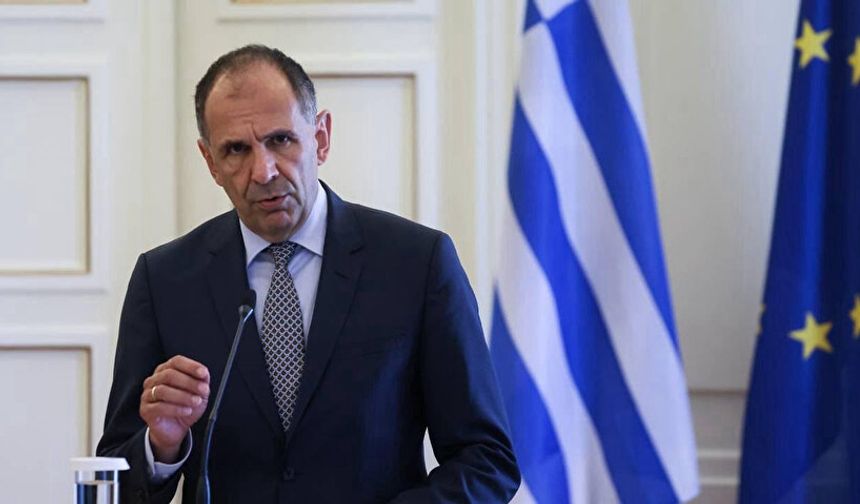 Yerapetritis, İspanyol mevkidaşı Albares ile Atina'da görüştü