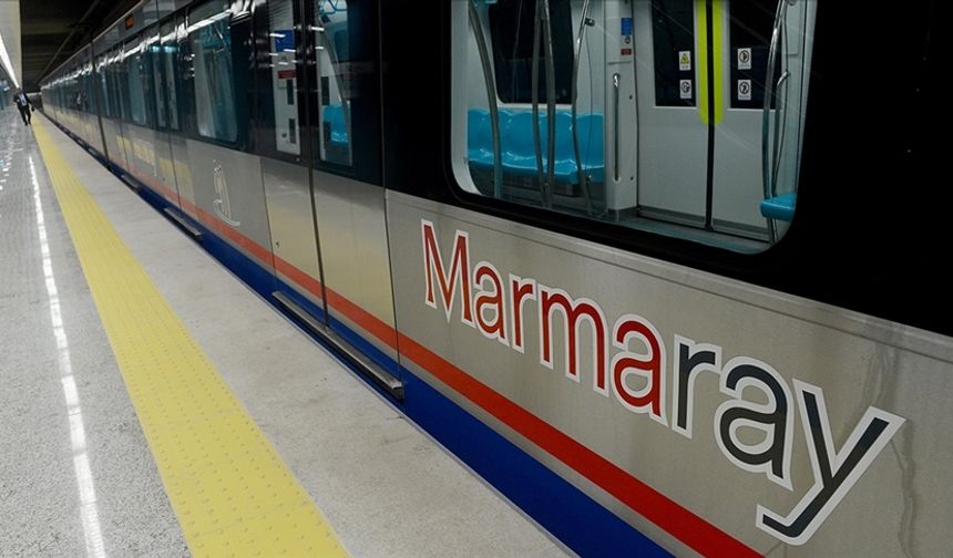 Marmaray Bakırköy İstasyonu'nda bir kişi raylara atladı!