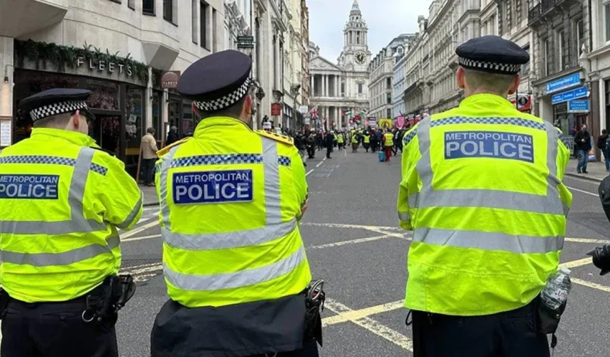 İngiltere'de bomba alarmı! 200 ev boşaltıldı