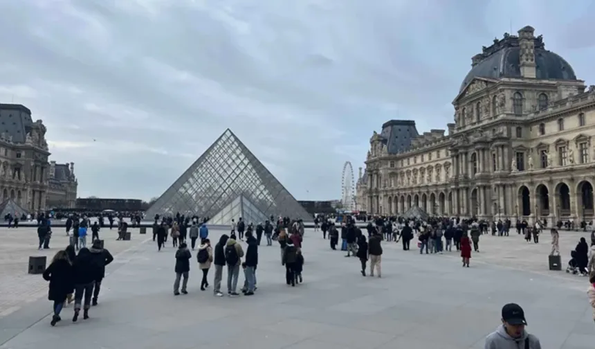 Louvre Müzesi kapanma tehlikesiyle karşı karşıya!