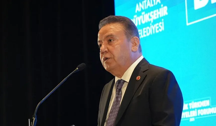 Muhittin Böcek hastaneye kaldırıldı