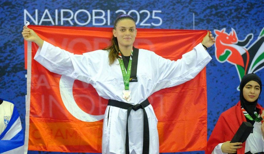 Tekvandocu Begüm Kavukcuoğlu, dünya şampiyonu oldu!