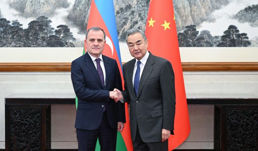 Wang Yi, Azerbaycanlı mevkidaşı Bayramov ile görüştü