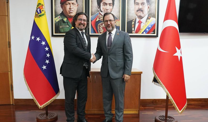 Venezuela Dışişleri Bakanı Gil Karakas Büyükelçisi Karamanoğlu ile görüştü
