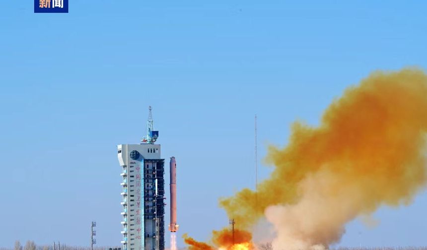 Çin, Cezayir'e ait uzaktan algılama uydusunu fırlattı