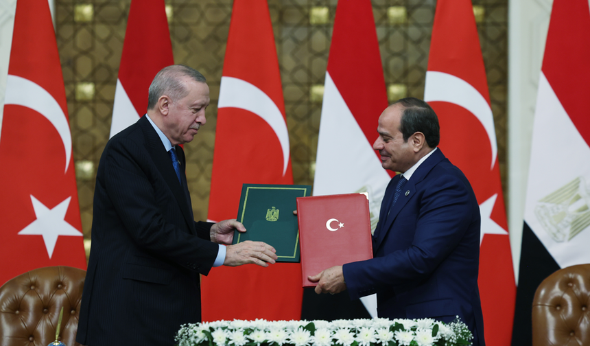Cumhurbaşkanı Erdoğan Kahire'de: Mısırla çok sayıda anlaşma sağlandı!