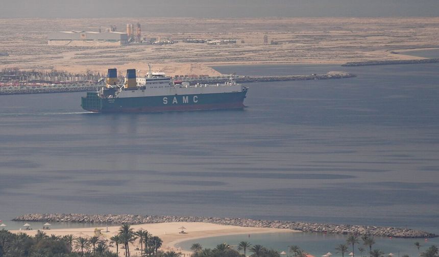 Hürmüz’de küresel güç testi: Trump’tan savaş gemisi çağrısı, İran’dan meydan okuma