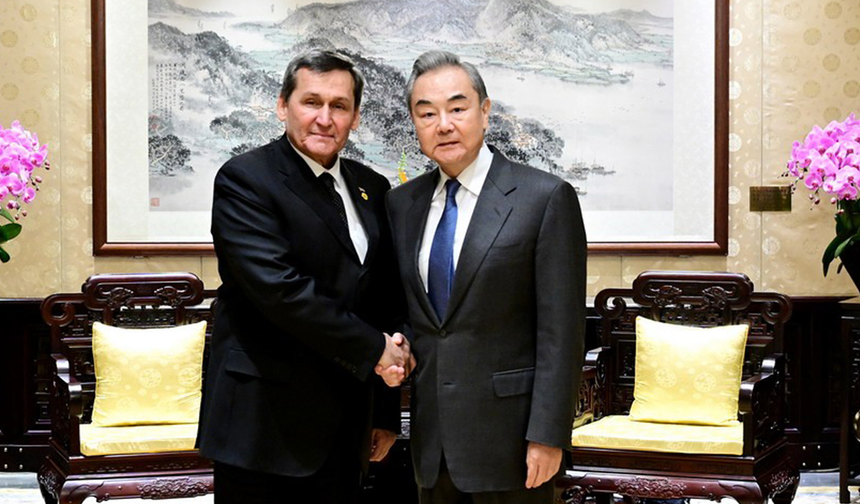 Çin Dışişleri Bakanı Wang Yi, Türkmen mevkidaşı Meredov ile görüştü