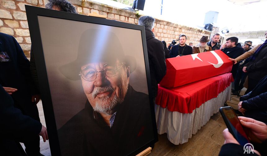 İlber Ortaylı, Prof. Dr. Semavi Eyice’nin yanına defnedildi