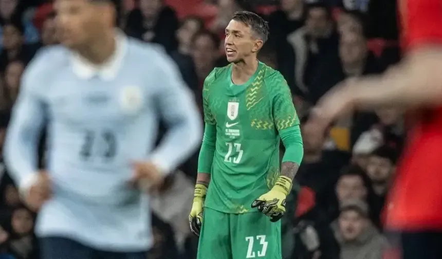 Muslera 3.5 yıl sonra milli formayı giydi, İngiltere'ye kaleyi kapattı