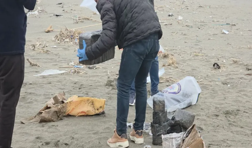 Hatay’da sahile vuran çuvaldan uyuşturucu çıktı