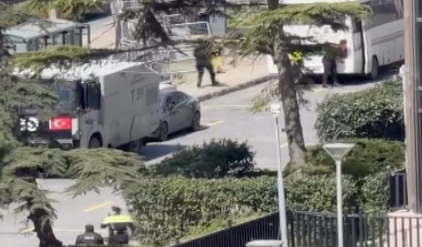 İsrail Konsolosluğu önünde saldırı: 3 saldırgandan 2'si yaralı, 1'i ölü ele geçirildi