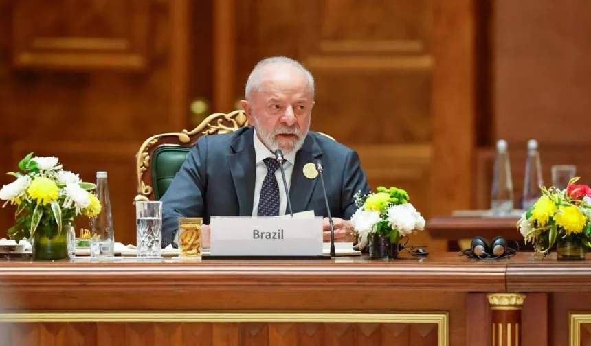 Lula da Silva: "Küba'ya yönelik o lanet ambargoyu artık bitirin"