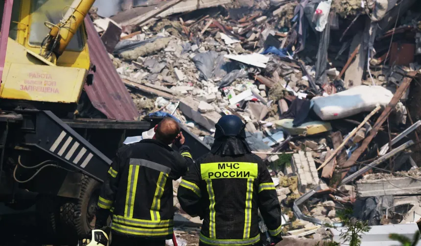 Ukrayna'nın kolej saldırısı; Rusya yabancı gazetecileri bölgeye götürüyor