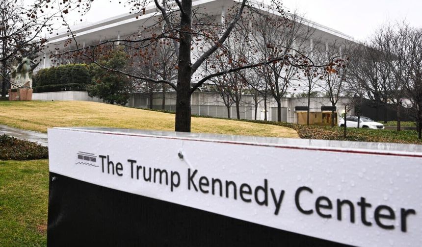 ABD'de Trump'ın ismi siliniyor