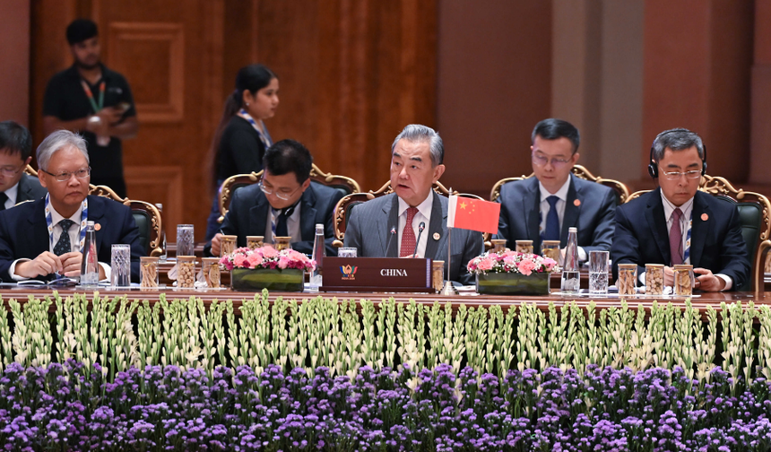Wang Yi'den BRICS mesajı: İnsanlığın ortak sorunlarına ortak çözüm