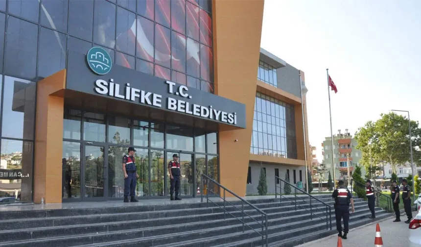Silifke Belediye Başkanı dahil 8 kişi tutuklandı