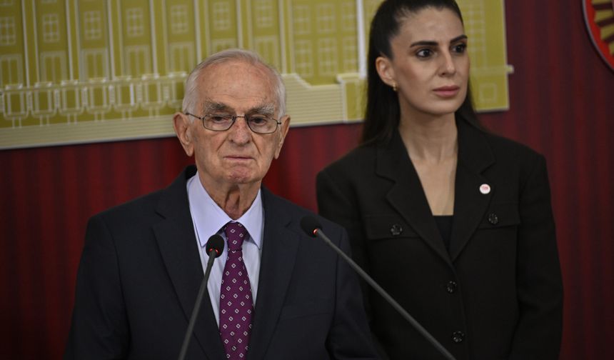 70 yıllık CHP'liydi: Eski Genel Sekreter Önder Sav partisinden istifa etti!