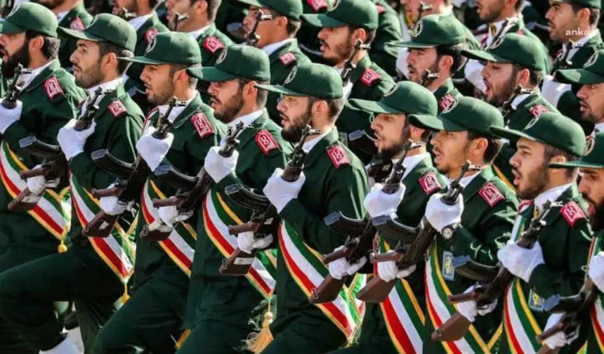 İran Devrim Muhafızları: Hürmüz Boğazı kapalı