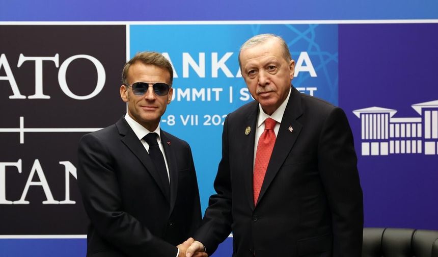 Erdoğan NATO zirvesinde Macron ile görüştü