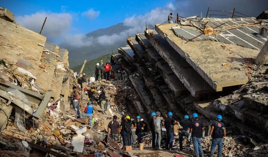 Venezuela’da depremin yol açtığı felaket büyüyor: Can Kaybı 2 bin 595'e yükseldi
