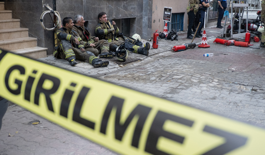 Bakırköy’de otel yangını: 12 kişi yaralandı