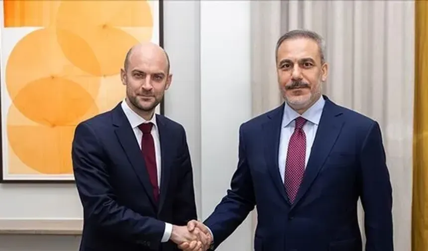 Fidan, Fransız mevkidaşı Barrot ile görüştü