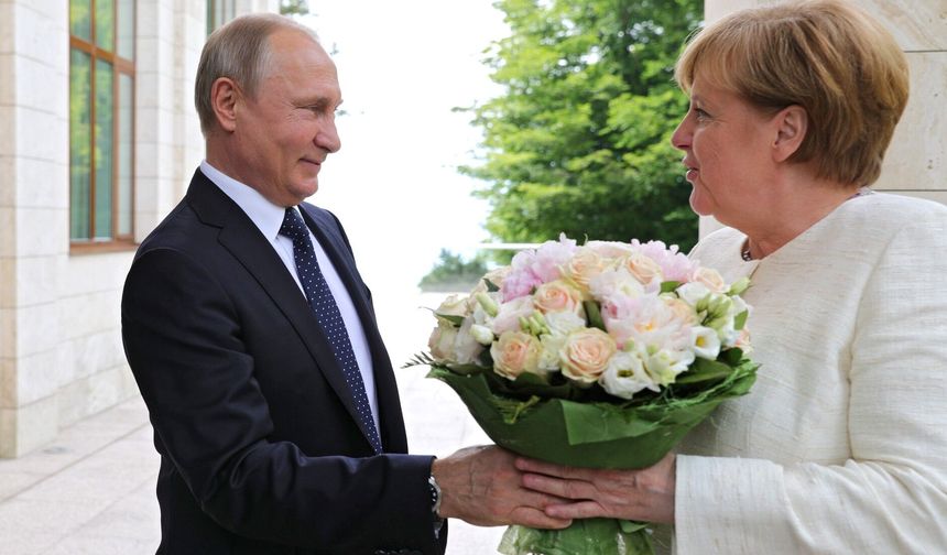Merkel'den AB'ye Rusya çağrısı: Yeniden diyalog kurmaya çalışmalıyız