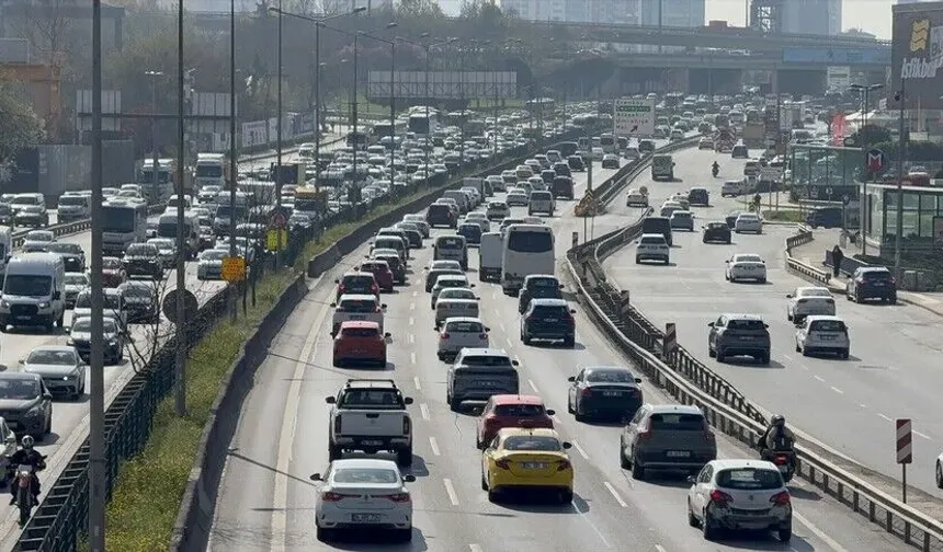 Uyum haftası başladı, İstanbul’da trafik yoğunluğu yüzde 75’i buldu