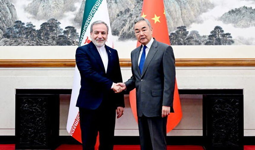 Wang Yi, Erakçi ile görüştü: “Diyalog ve müzakereye dönülmeli”