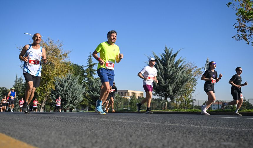 Cumhurbaşkanlığı Yarı Maratonu, Ankara'da başladı