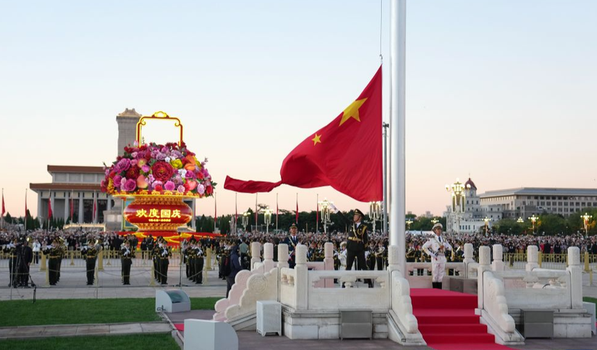 Çin Halk Cumhuriyeti 77 yaşında: Tiananmen'de görkemli tören
