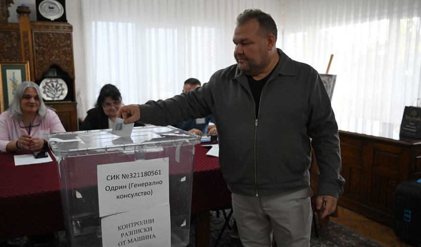 Çifte vatandaşlar sandıkta: Bulgaristan seçimleri için oy kullanımı başladı